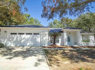 1712 Beaver Pond Rd, Gulf Breeze, FL 32563