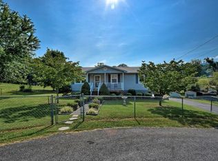 132 Joan Ann Dr, Elizabethton, TN 37643