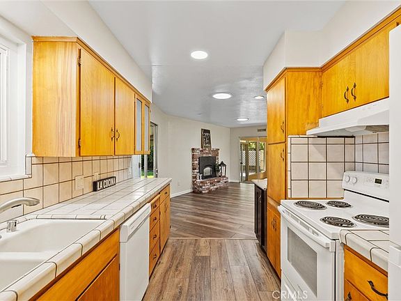 3rd image of 225 Mellane Cir