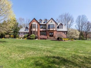 10 Cedar Manor Ct, Budd Lake, NJ 07828