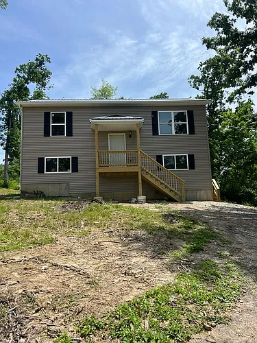 476 London Ct Photo 1
