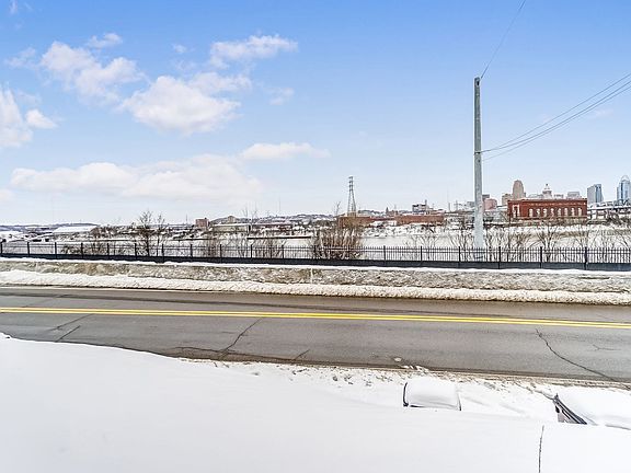 3rd image of 1001 Highway Ave