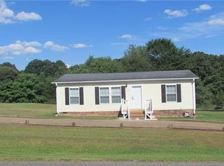 177 Old Mountain Village Dr, Hiddenite, NC 28636