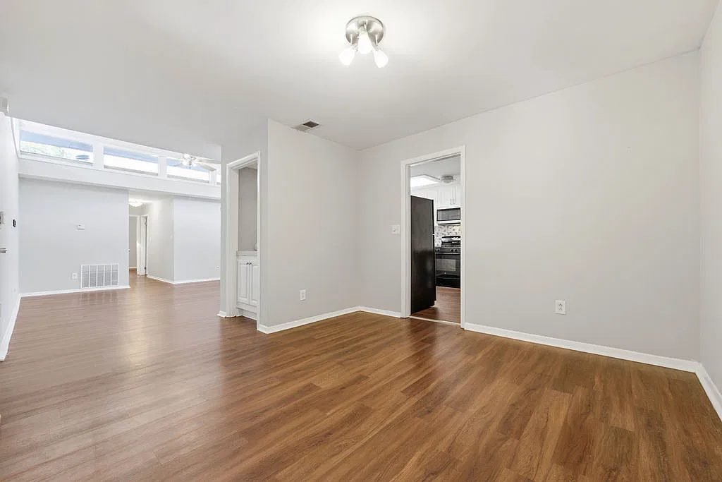 2 bed, 1176 sqft, $1,800 — Photo 4