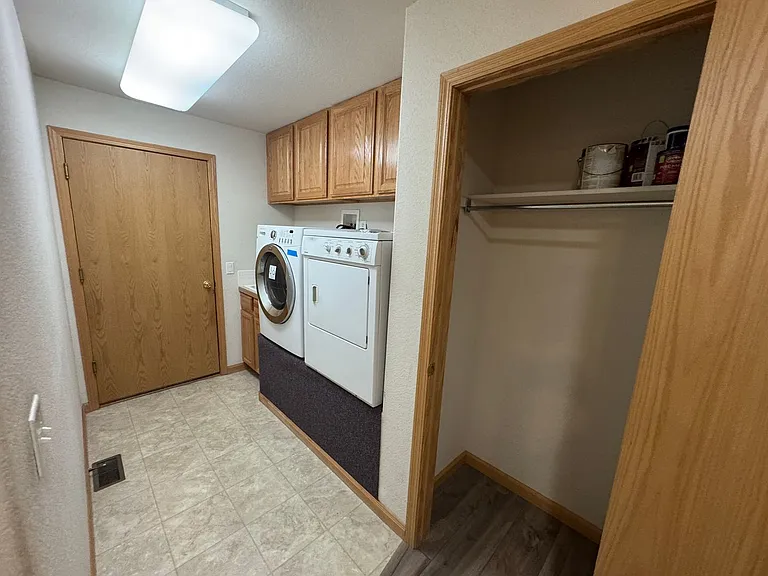 2108 Sherwood Forest Ct — Photo 12