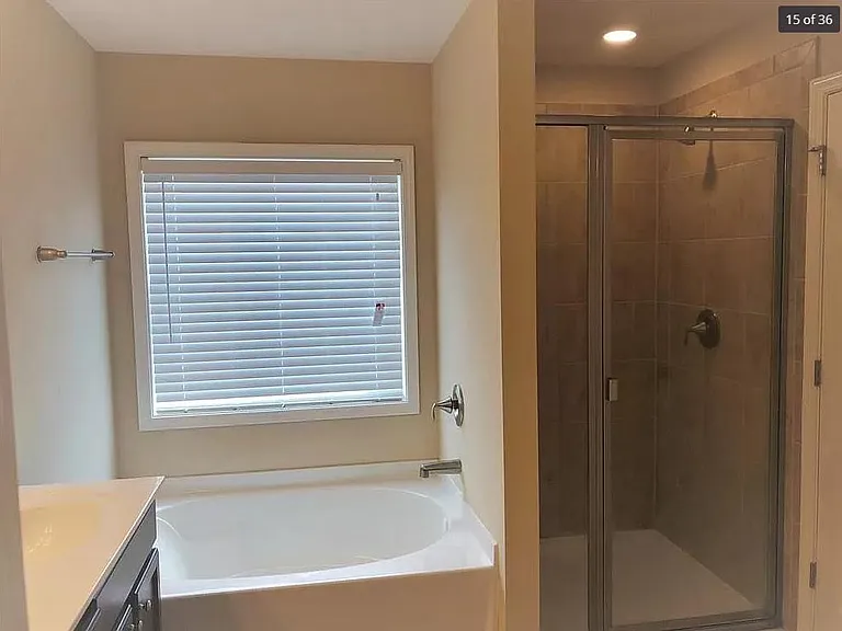 main bedroom bathroom 1/2