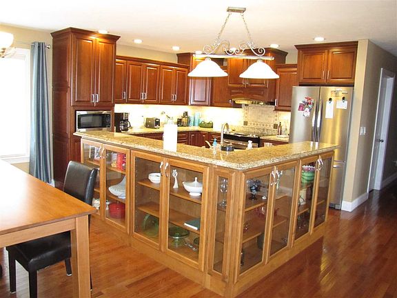 5th image of 5717 Christine Ln