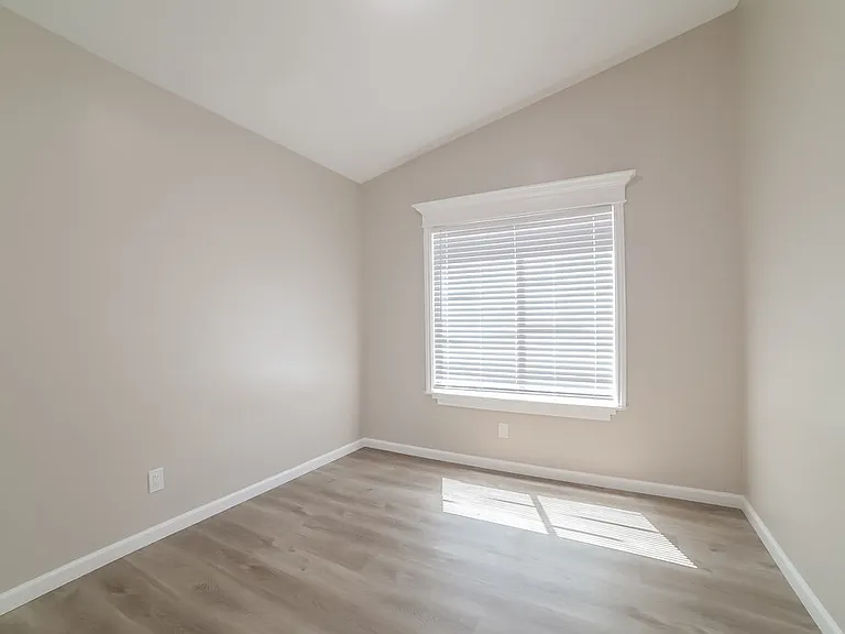 1297 E Tradewind Dr — Photo 14