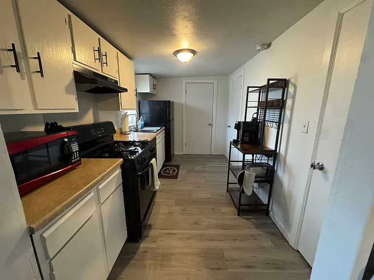 4813 Sayre Ave — Photo 7