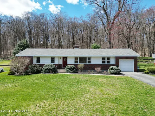 28 Denison Road, Schenectady, NY 12309