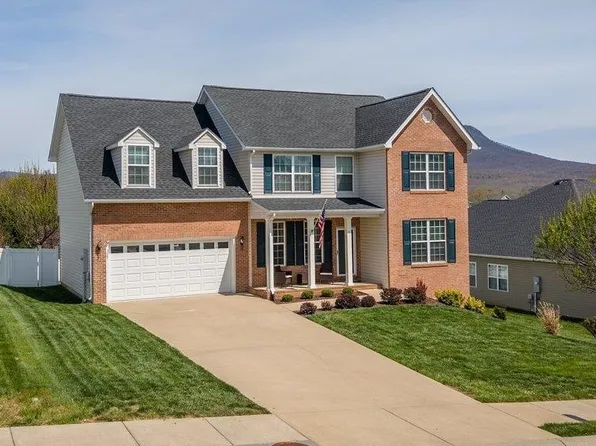 305 Rachel Dr, Penn Laird, VA 22846