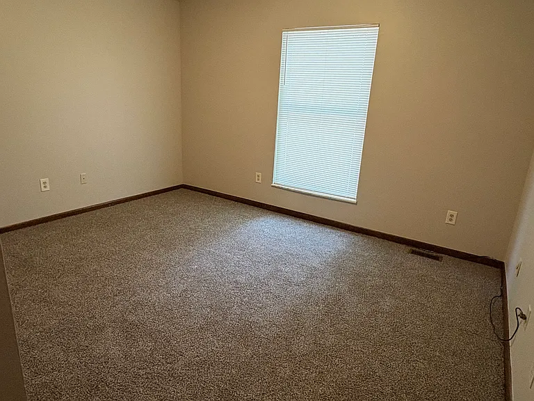 102 Greenwood Ln — Photo 11