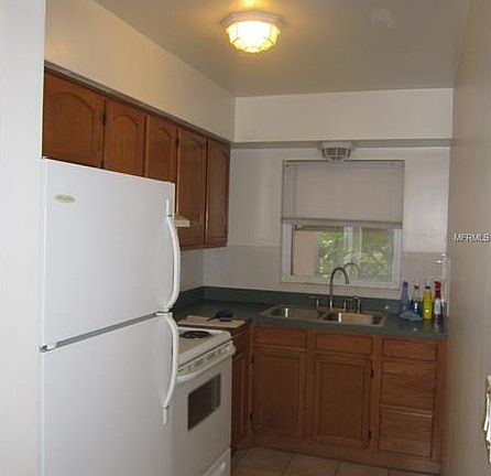 5th image of 810 Tyrone Blvd N APT L2