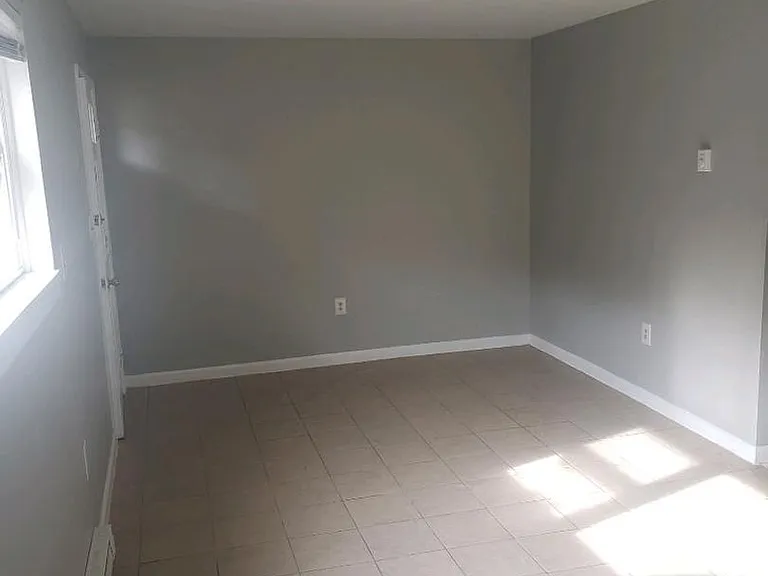 2236 Hanser Dr — Photo 2