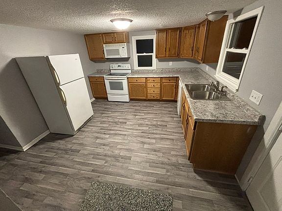 2nd image of 3815 1/2 SW 9th St