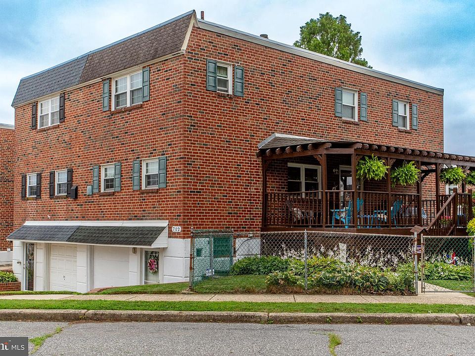 1st image of 702 Bergen St