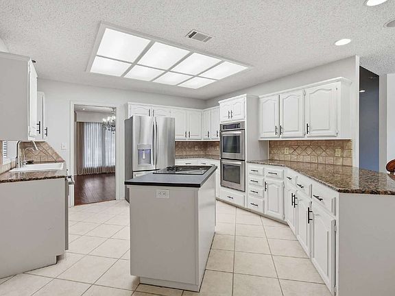 5th image of 4215 95th St