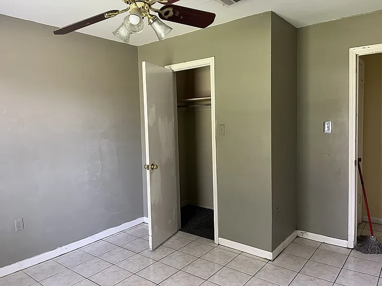 13957 Broad Ave — Photo 6