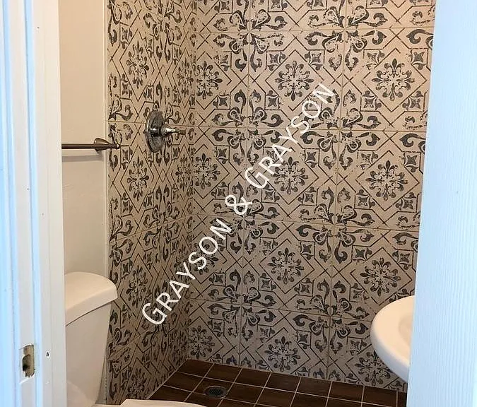 211 W Hadley St #3 — Photo 8