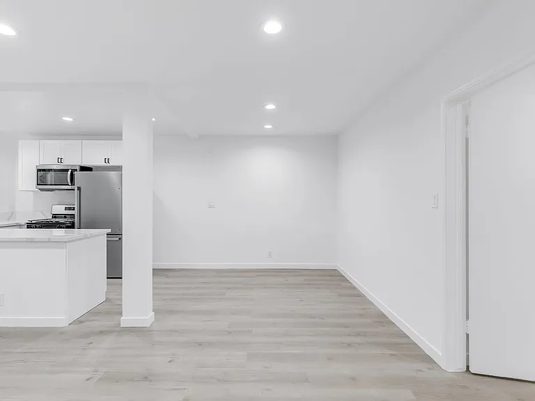 1138 Cardiff Avenue — Photo 16