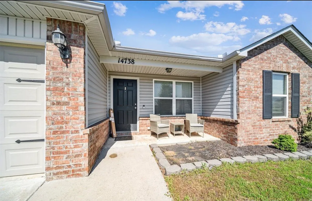 3 bed, 1290 sqft, $1,750 — Photo 4
