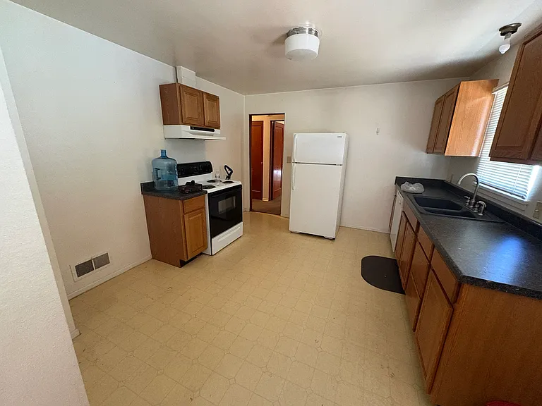 1618 Browne Ave #A — Photo 12