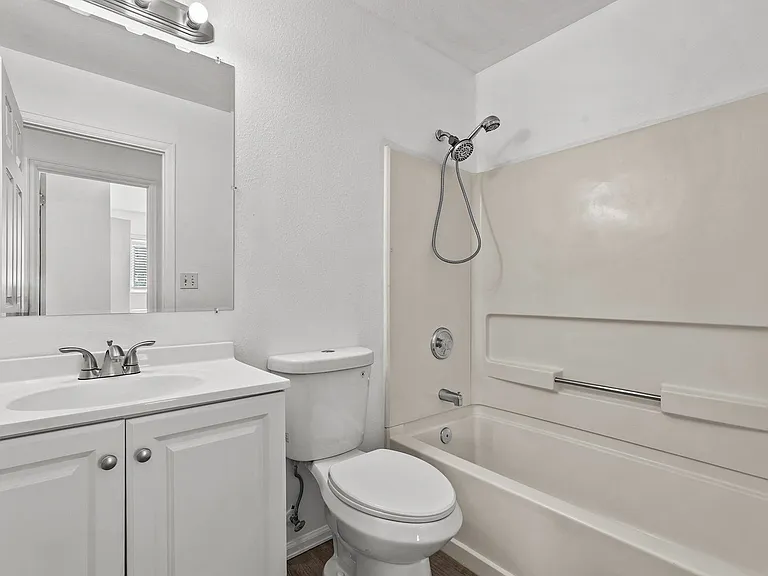 565 Redcliff Cir — Photo 22