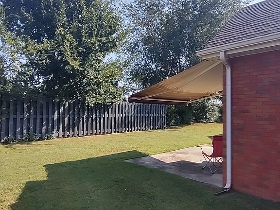3rd image of 322 Chase Cir