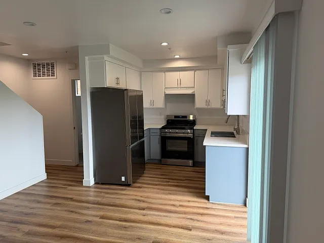 3909 W Mont Clair St — Photo 8