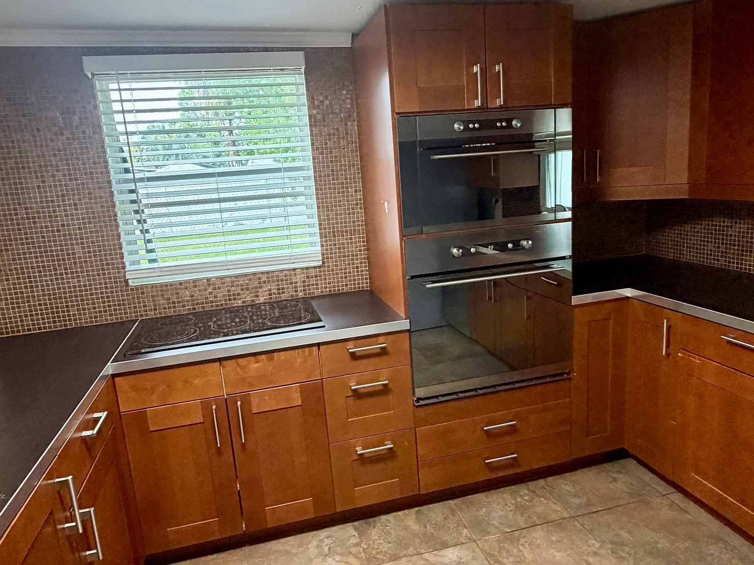 114 Lake Ave SE — Photo 3