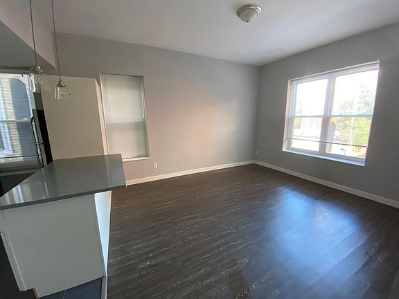 3rd image of 4503 McPherson Ave APT 202