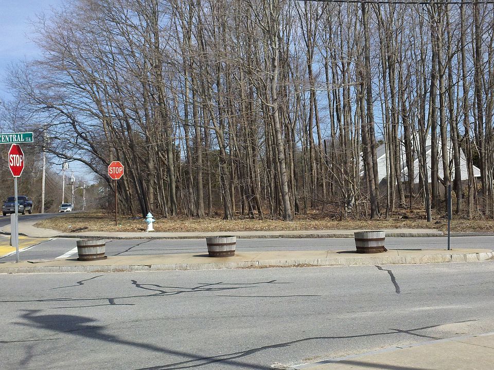 1st image of E. Falmouth Hwy
