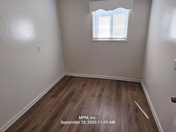 2nd image of 3003 Vine St Residence 3005