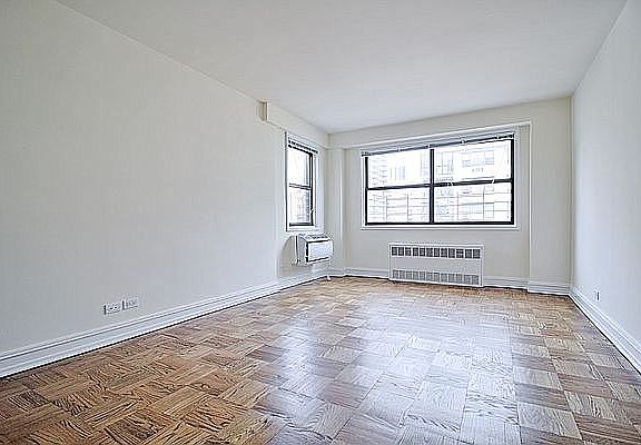 4th image of 420 E 79th St APT 16D