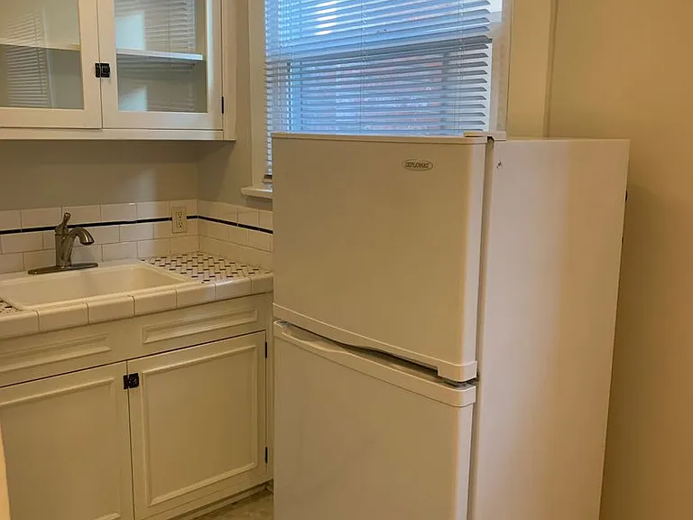 1631 NW Everett St #102 — Photo 12