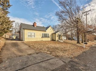 3910 County Line Rd, Kansas City, KS 66106