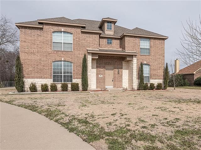 1st image of 411 Kings Creek Dr