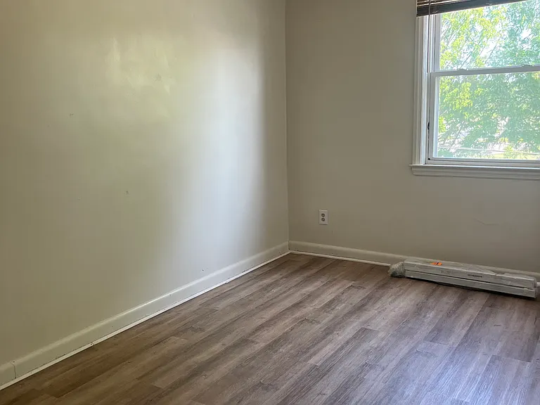 152 Madison Dr — Photo 3