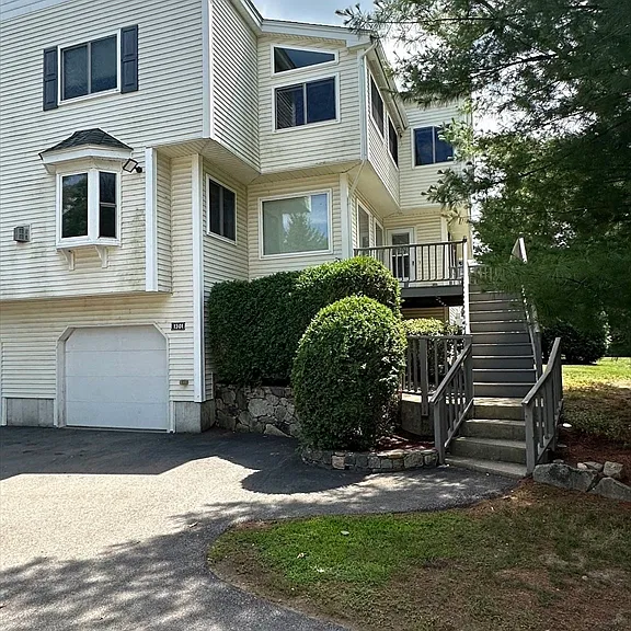 1301 Old Bridge Ln #1301 — Photo 1