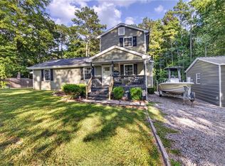 19251 Tomlin Hill Dr, Zuni, VA 23898
