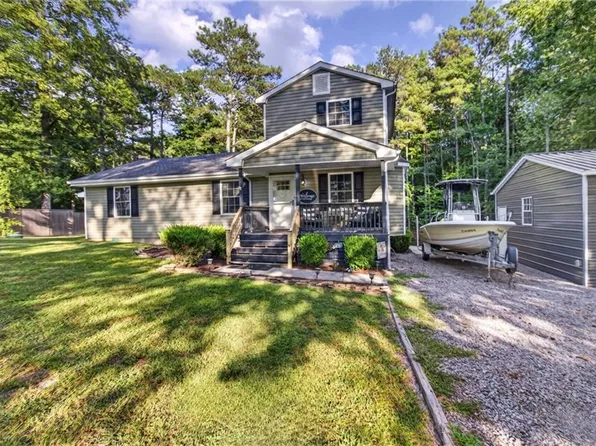 19251 Tomlin Hill Dr, Zuni, VA 23898