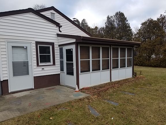 Side view of Florida room
