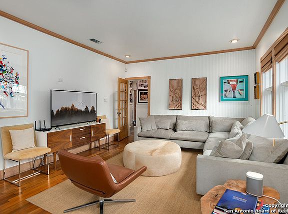 2nd image of 235 Lindell Pl