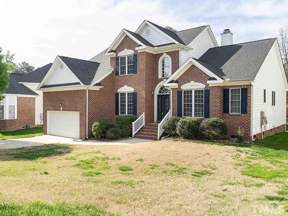 1st image of 704 Ainsley Ct