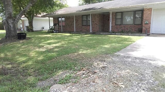 Full length Porch

