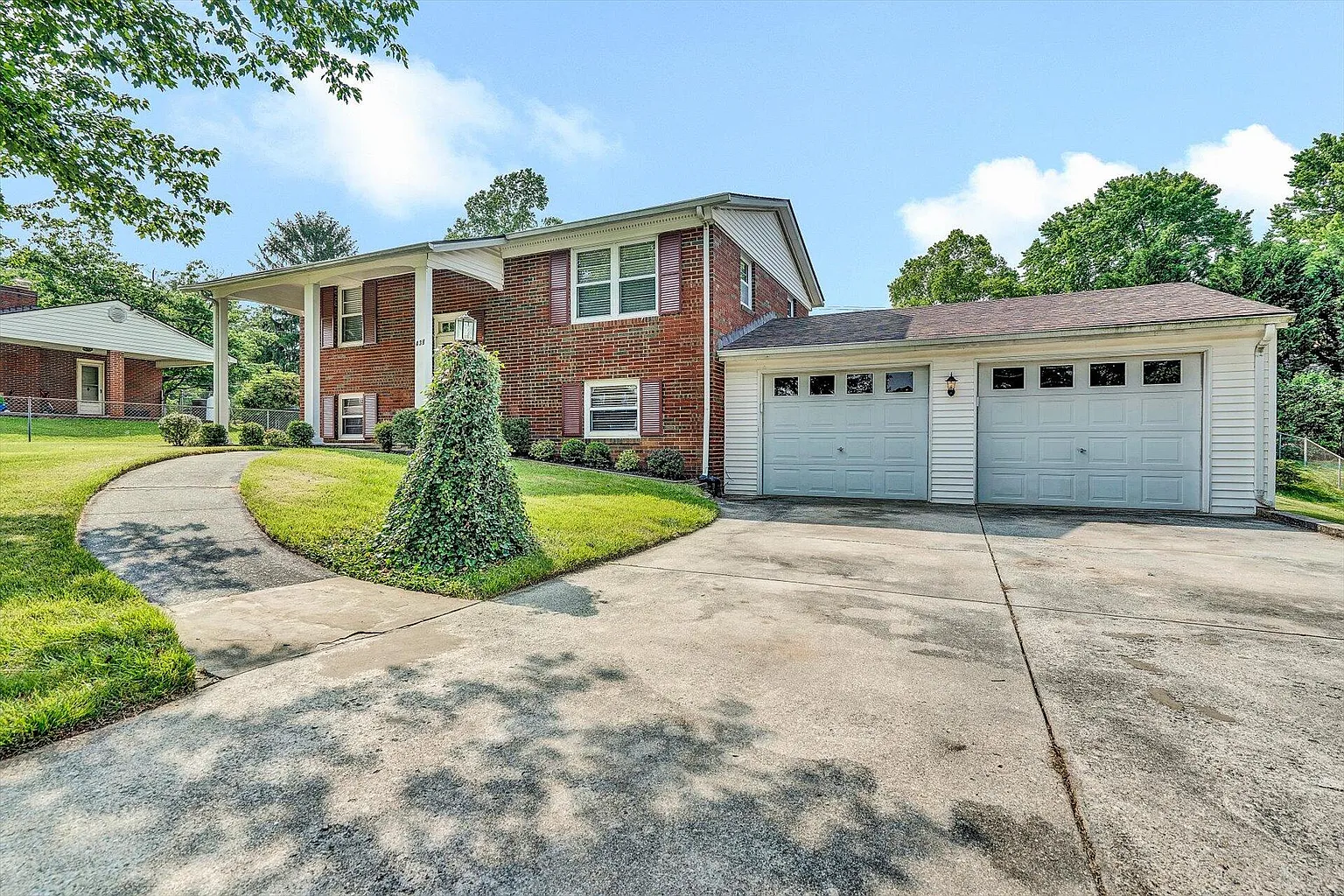 439 Petty Ave photo 1