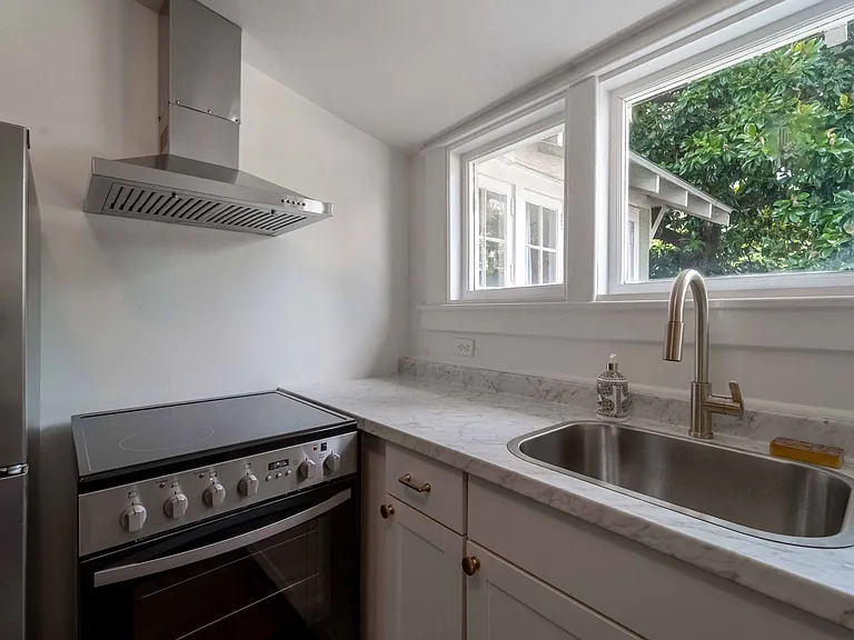 1435 Johns Rd — Photo 25
