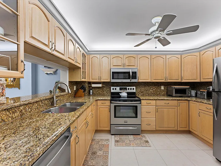 145 Ocean Ave #208 — Photo 9