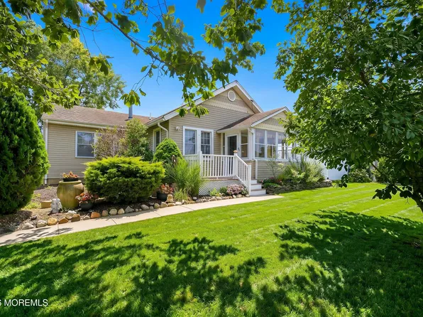 726 Forepeak Avenue, Beachwood, NJ 08722
