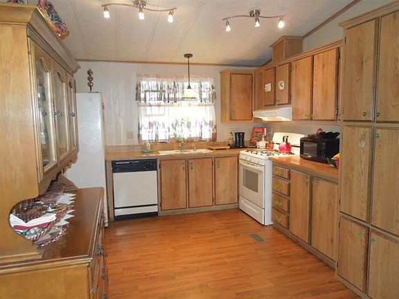 2nd image of 20 Rollingwood Dr Space 90